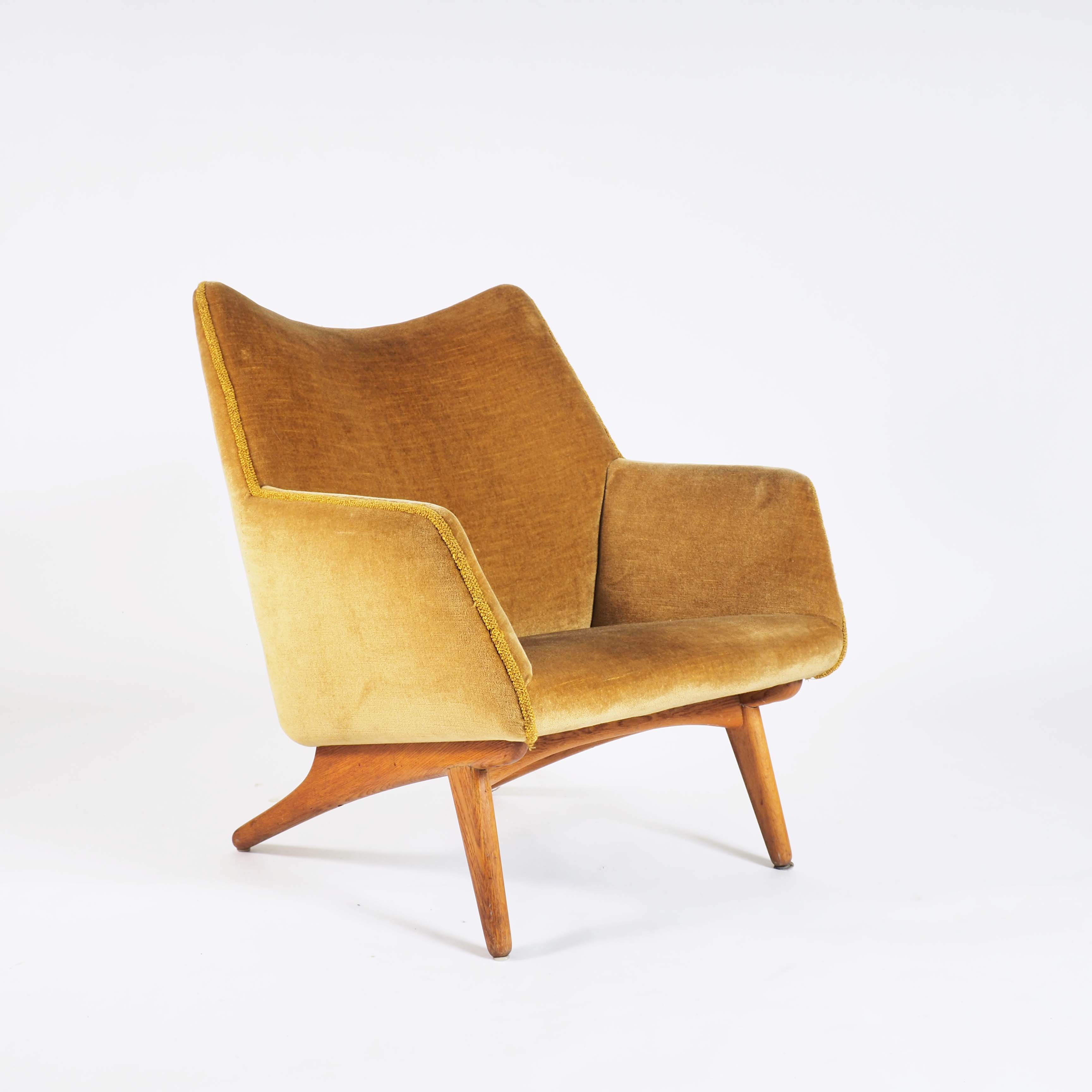 Easy Chair by Illum Wikkelsø